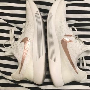 Nike LunarEpic flyknit low 2 gold white size 9